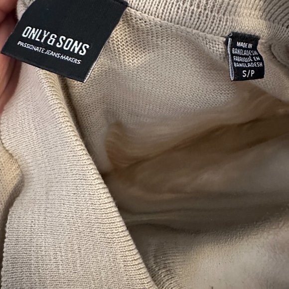 Thin Knit Polo Shirt - Picture 3 of 3